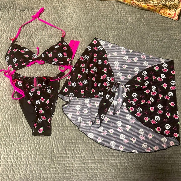 NWT BETSY JOHNSON 3 piece bikini - Picture 1 of 4